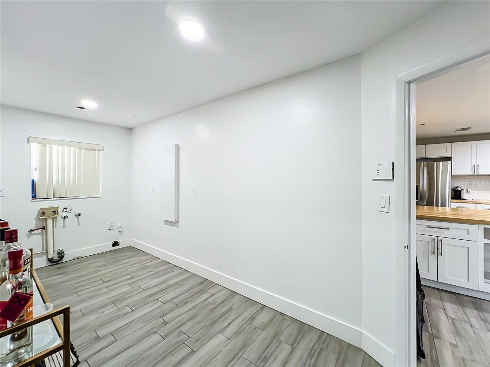 2425 LAUDERDALE CT
