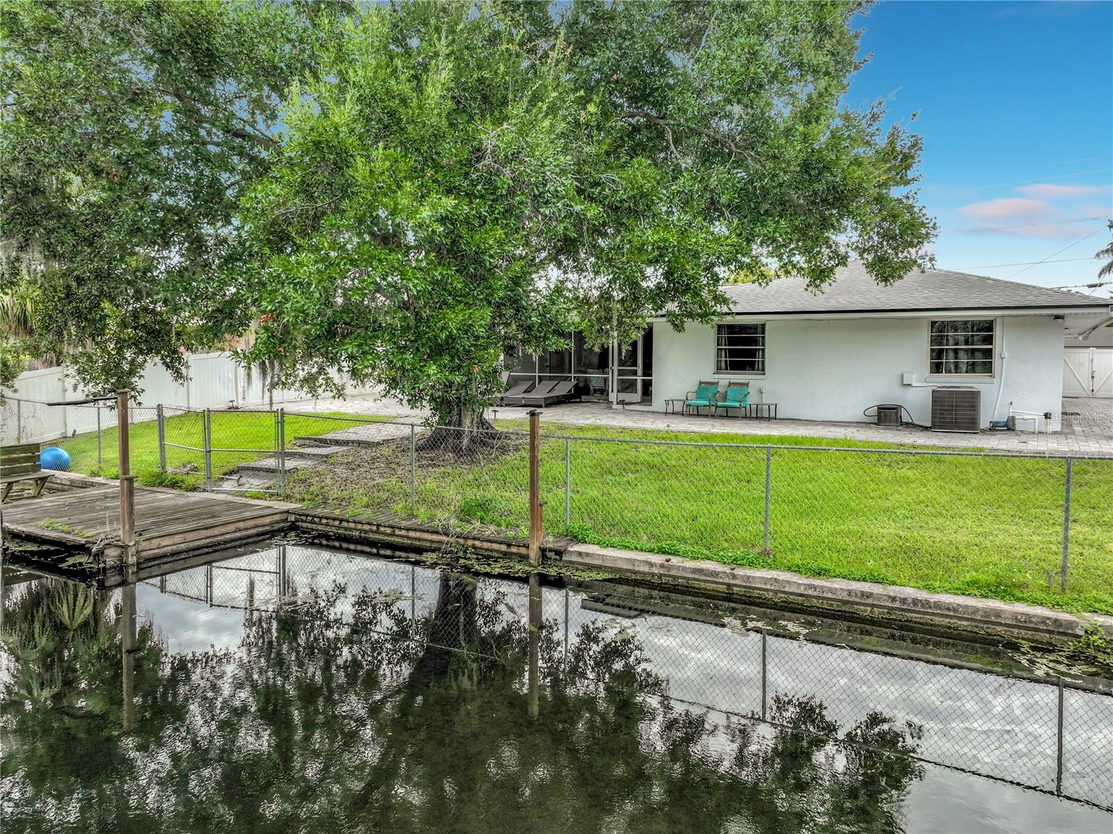 2425 LAUDERDALE CT