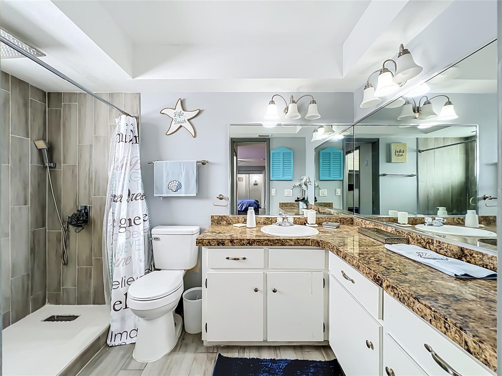 2425 LAUDERDALE CT