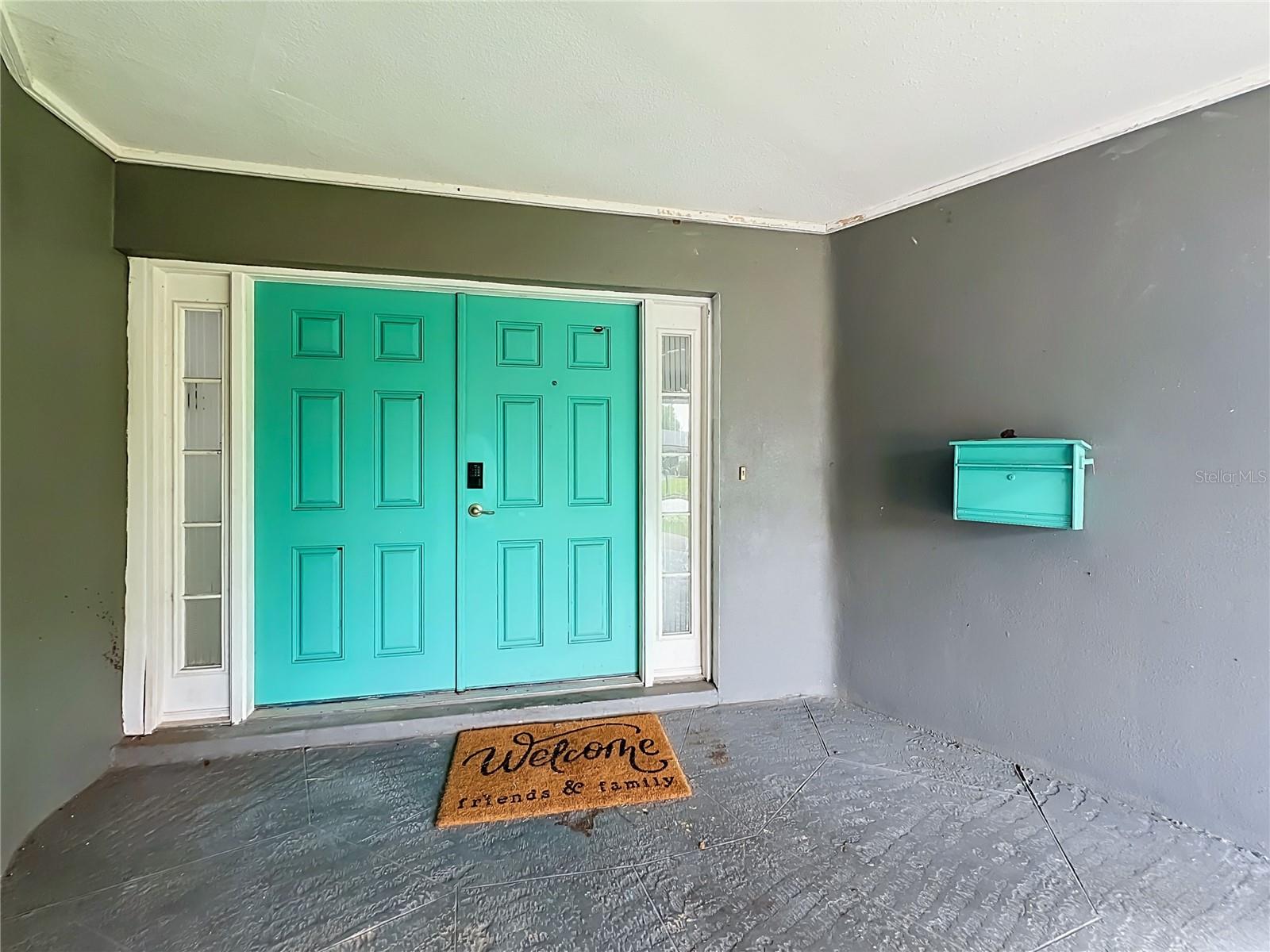 2425 LAUDERDALE CT