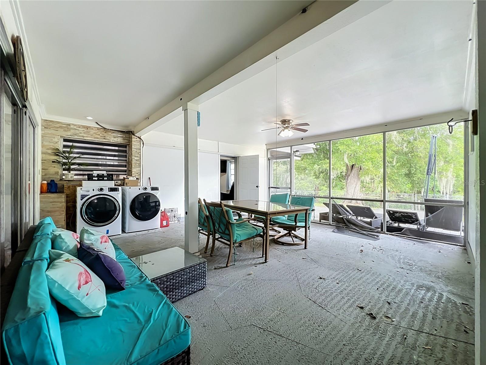 2425 LAUDERDALE CT