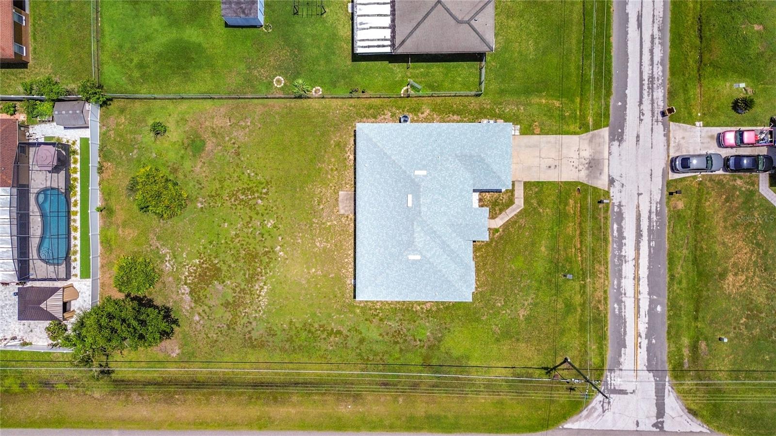 1001 EIFFEL LN