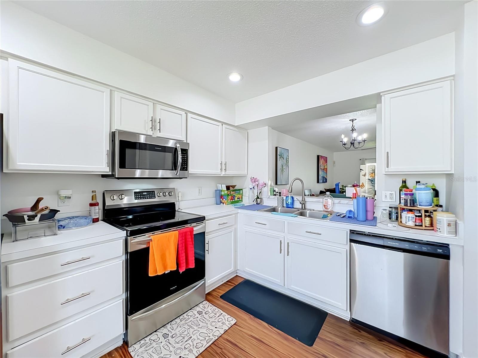 13403 FAIRWAY GLEN DR #104