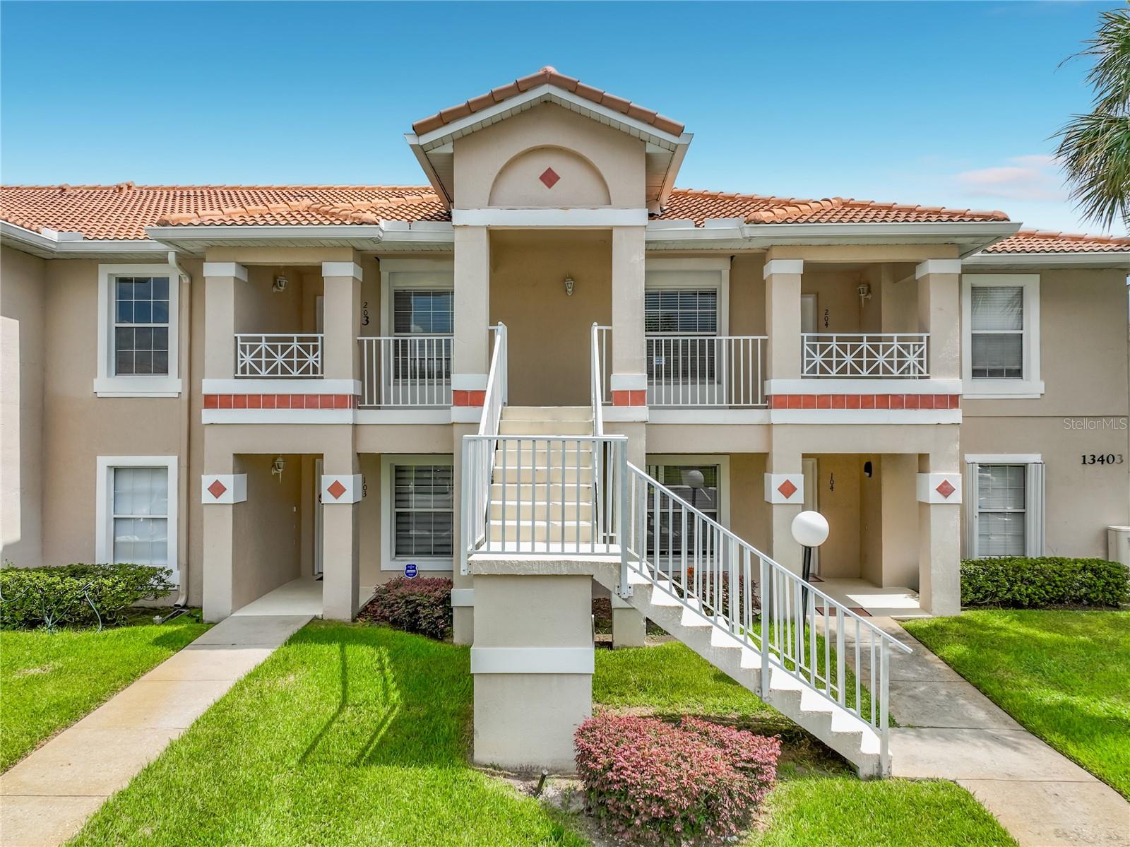 13403 FAIRWAY GLEN DR #104