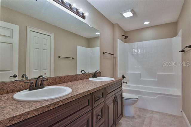 1693 SW 168 LOOP