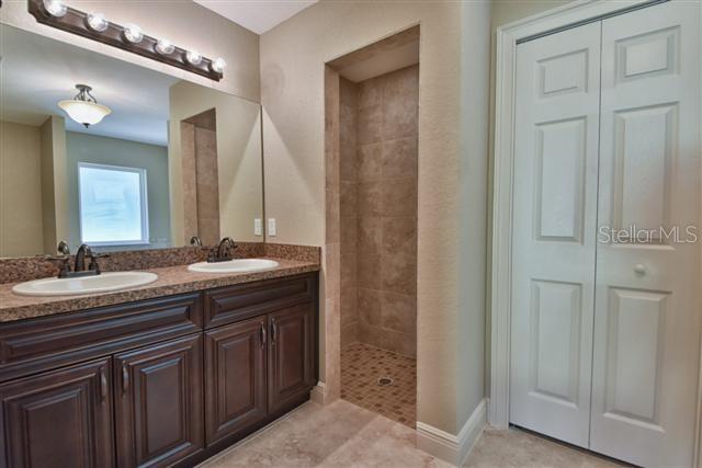 1693 SW 168 LOOP