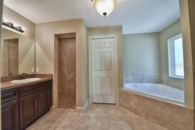 1693 SW 168 LOOP