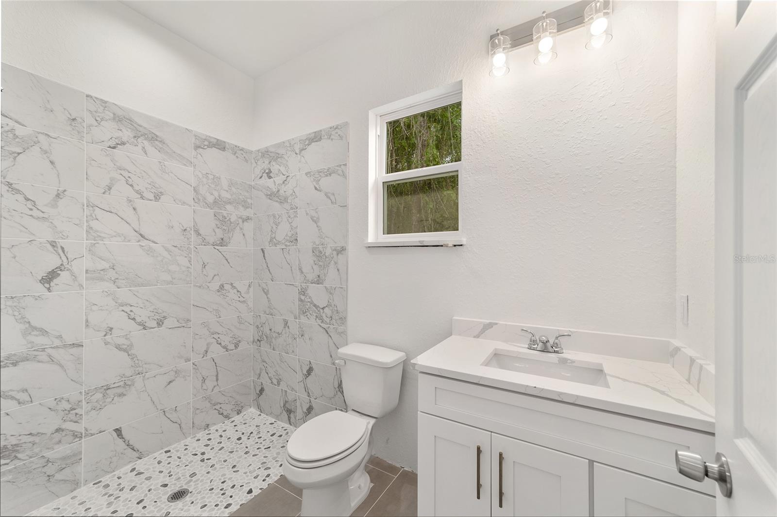 4 LOCUST RUN CIR