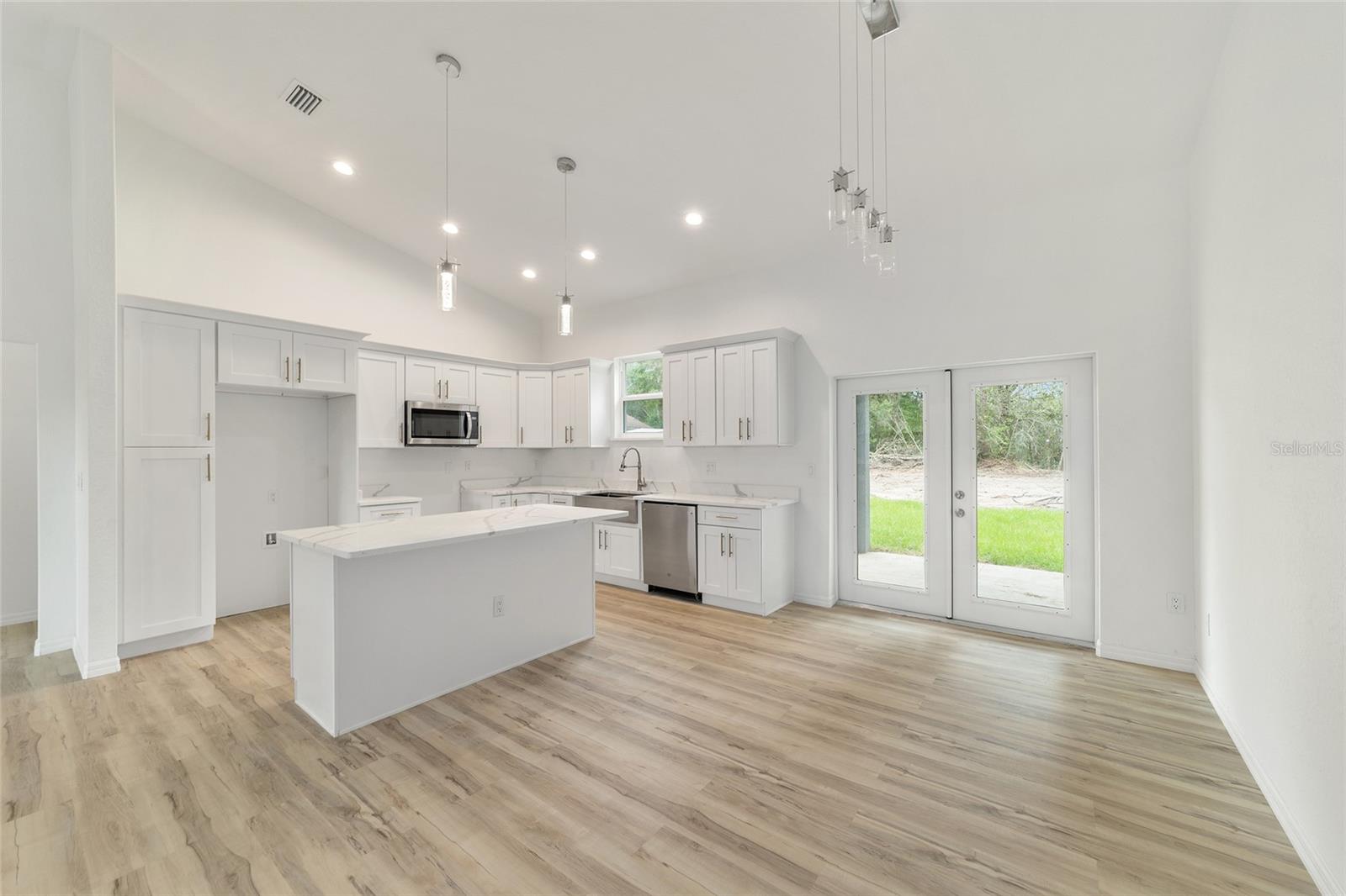 4 LOCUST RUN CIR