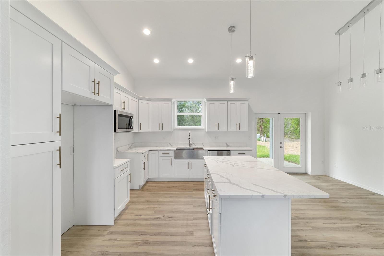 4 LOCUST RUN CIR