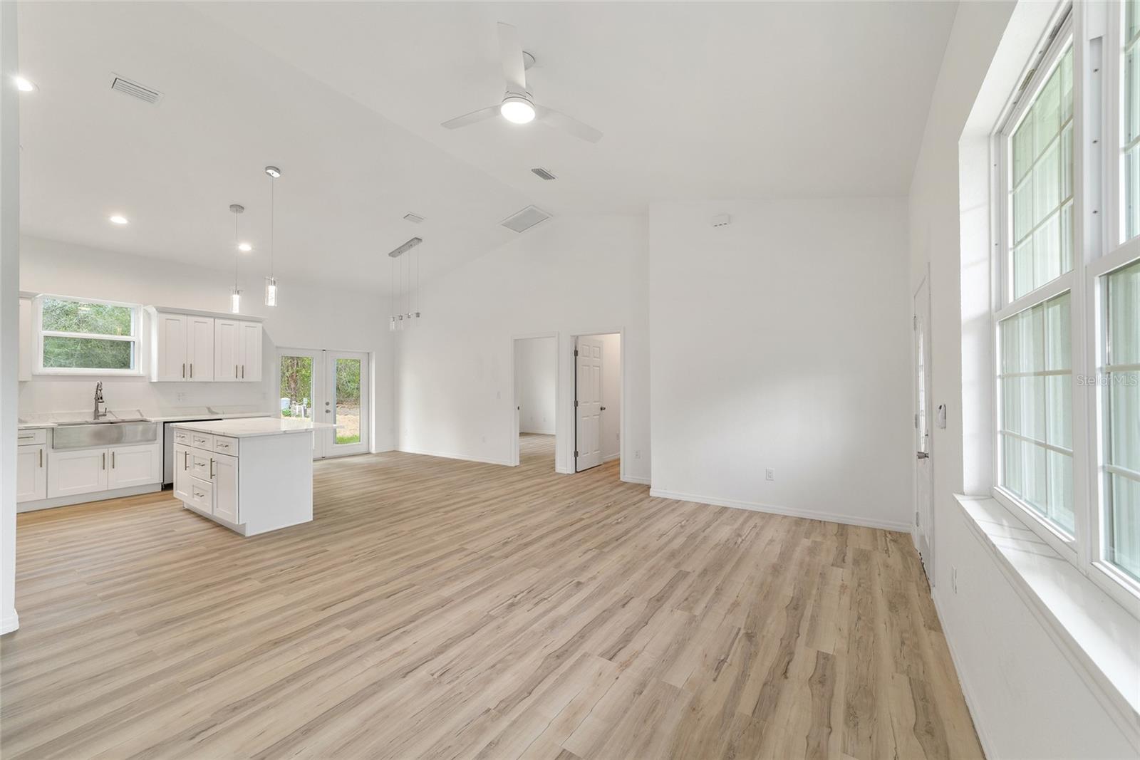 4 LOCUST RUN CIR