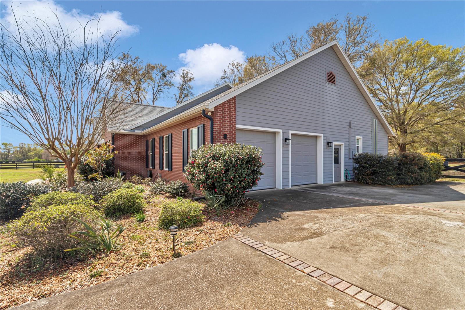 5560 NE 31ST TER
