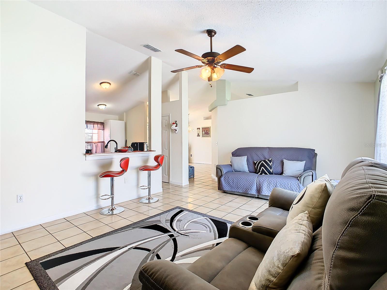 927 NANCY CT