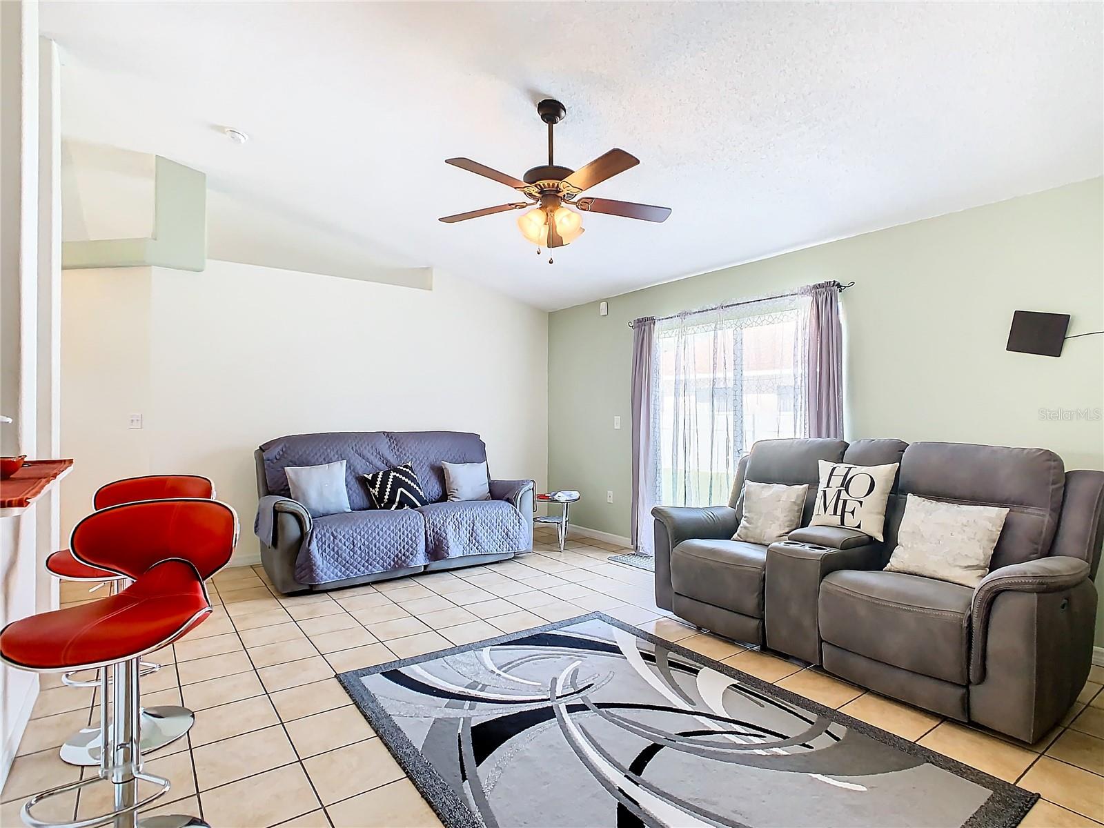 927 NANCY CT