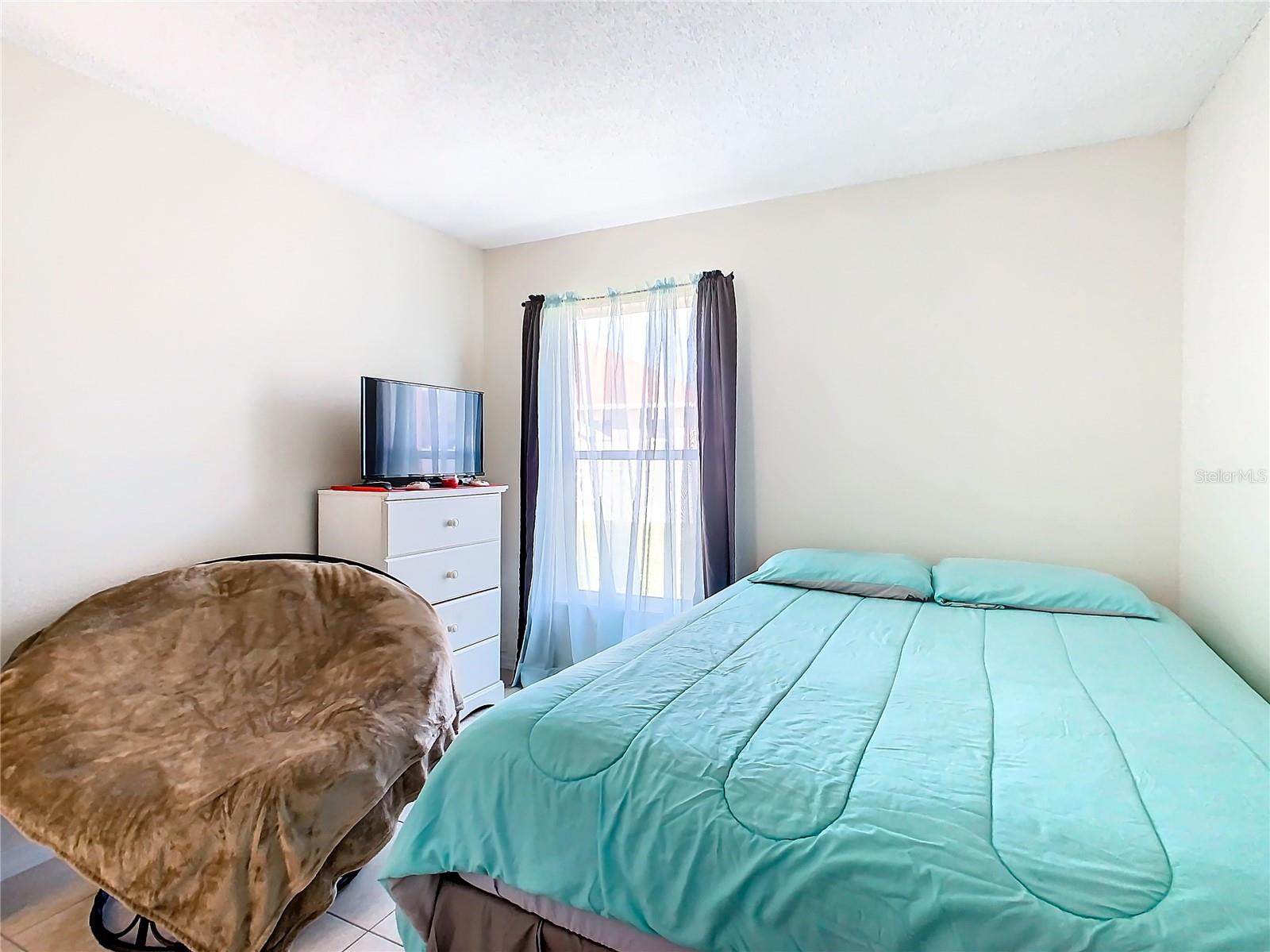927 NANCY CT