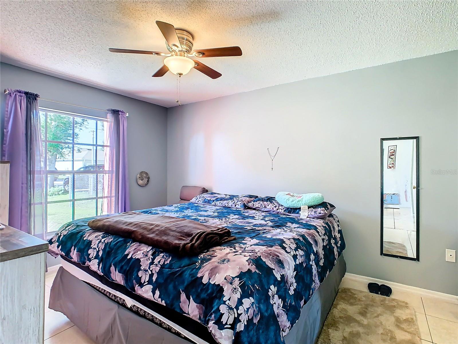 927 NANCY CT