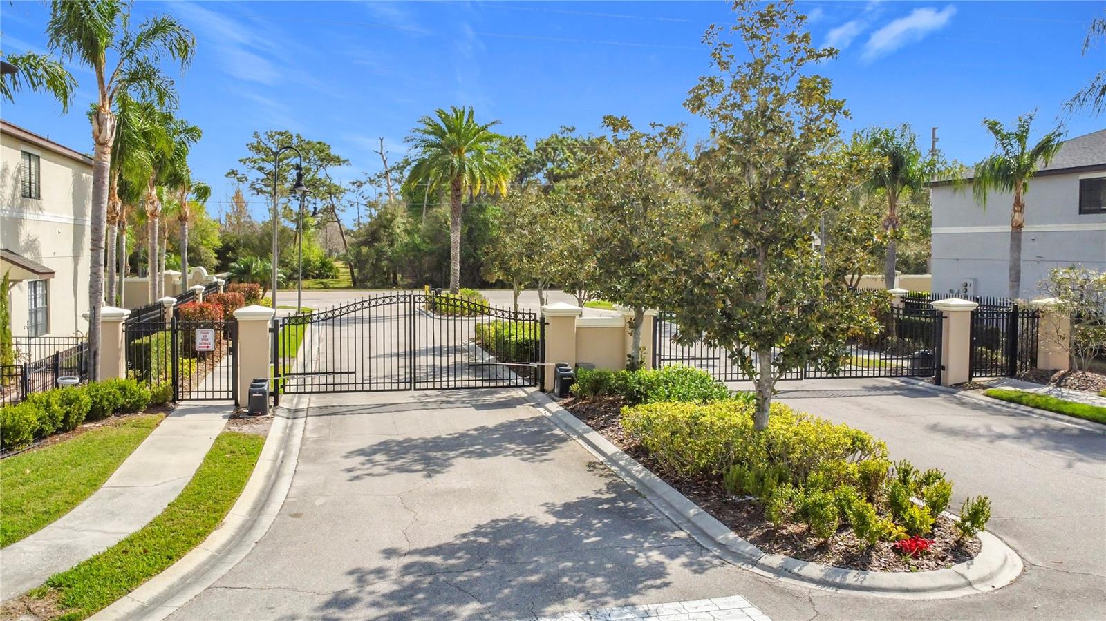 2294 SEVEN OAKS DR