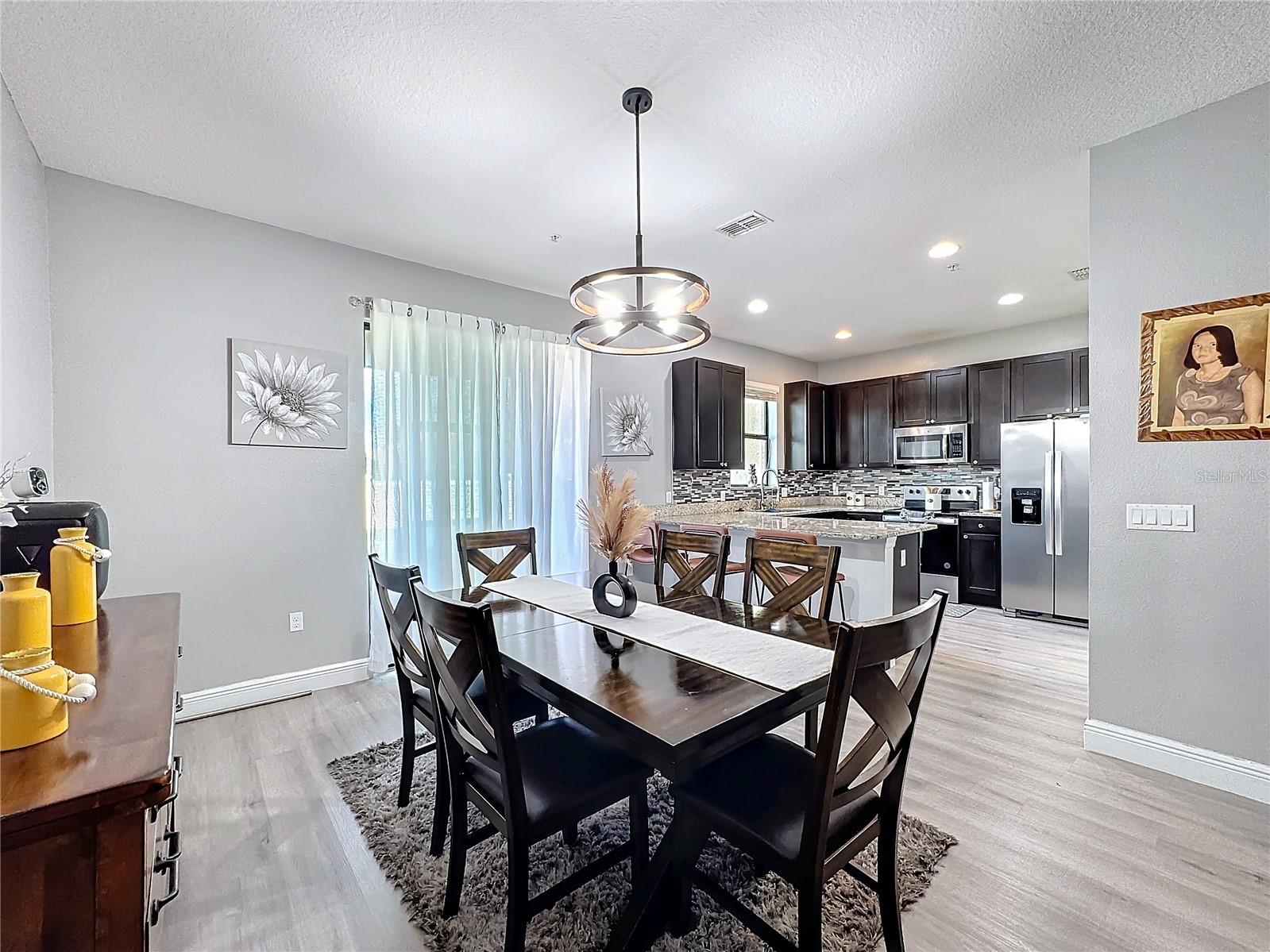 2294 SEVEN OAKS DR