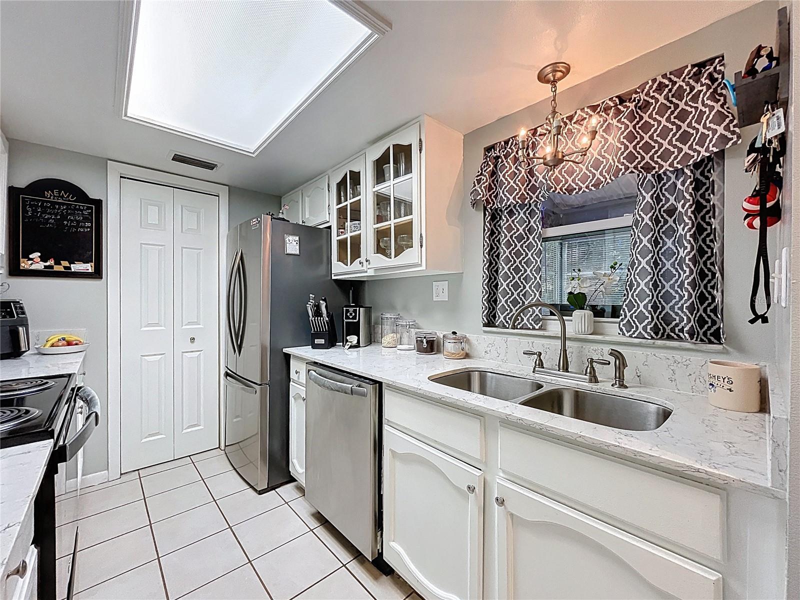 12539 ORANGEWOOD CT