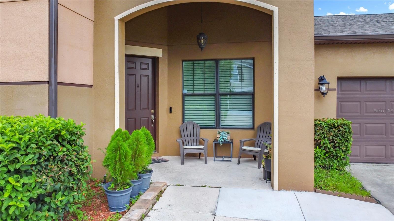 911 LA TERRAZA LN