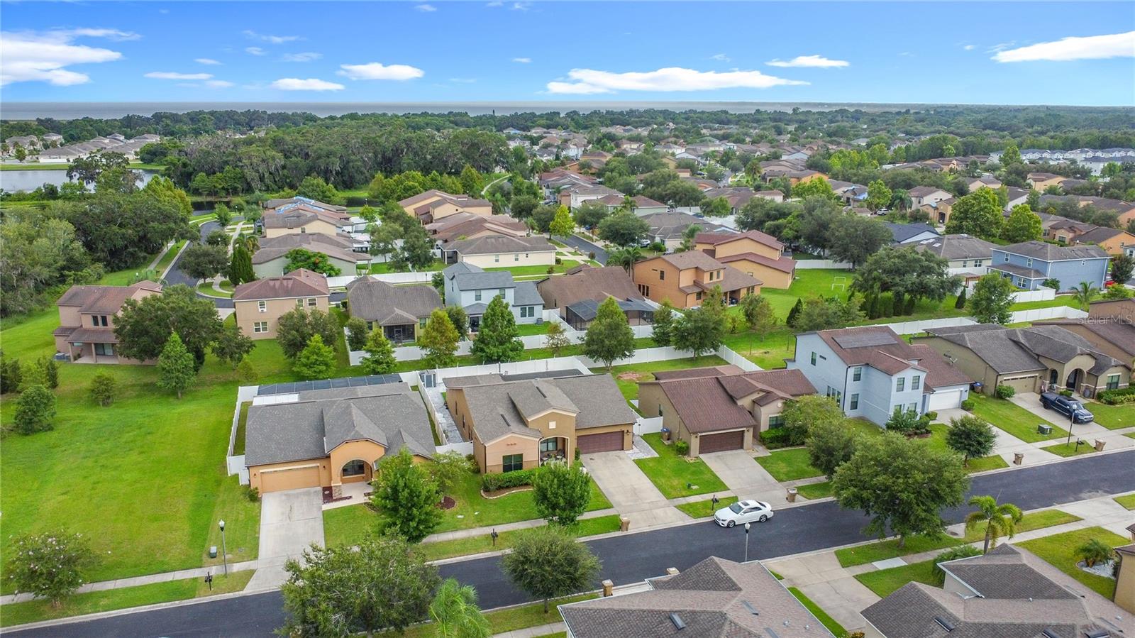 911 LA TERRAZA LN