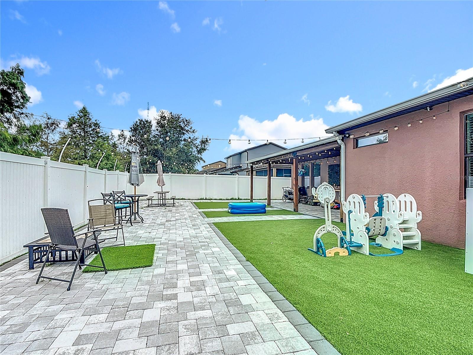 911 LA TERRAZA LN