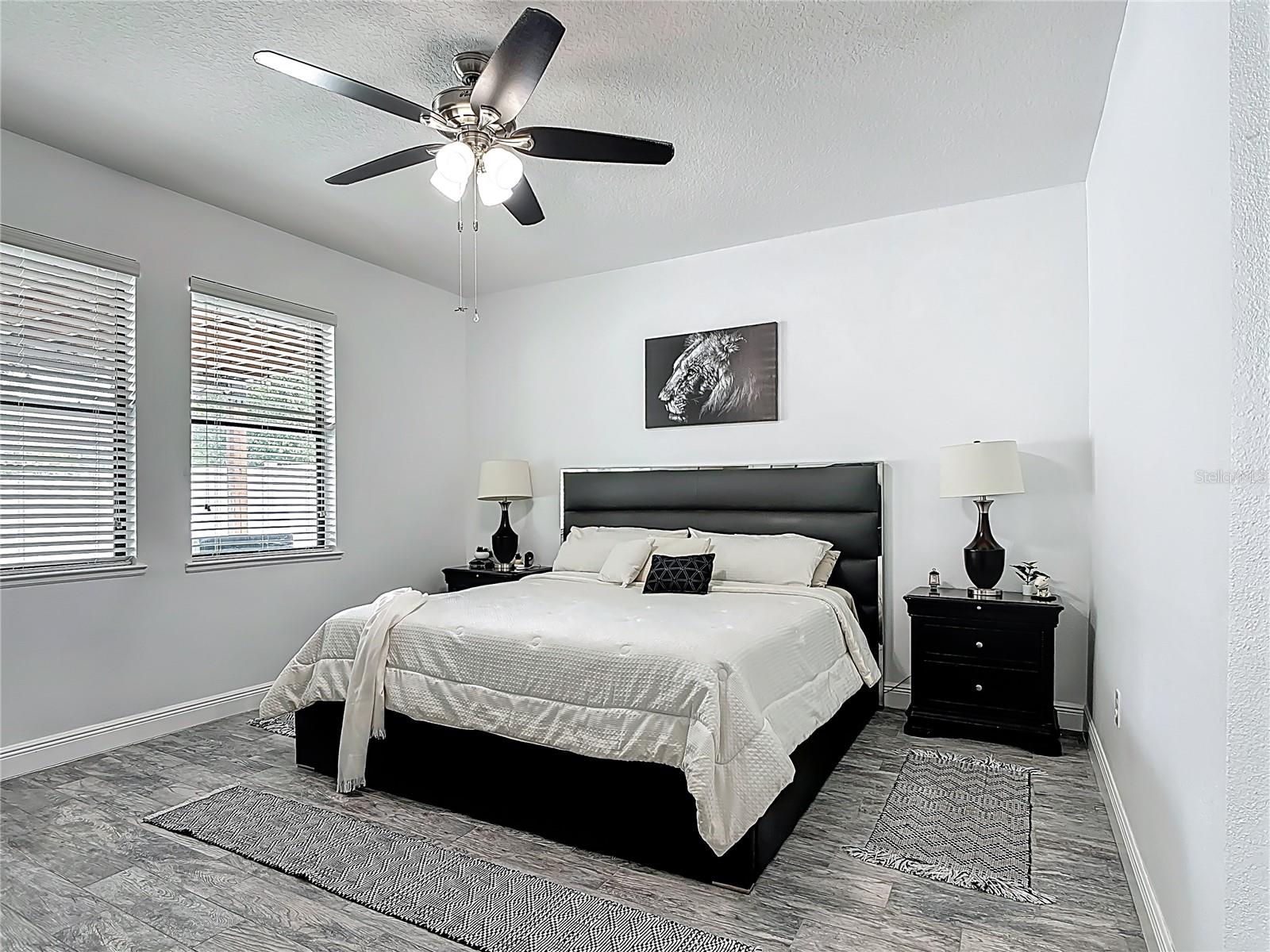 911 LA TERRAZA LN