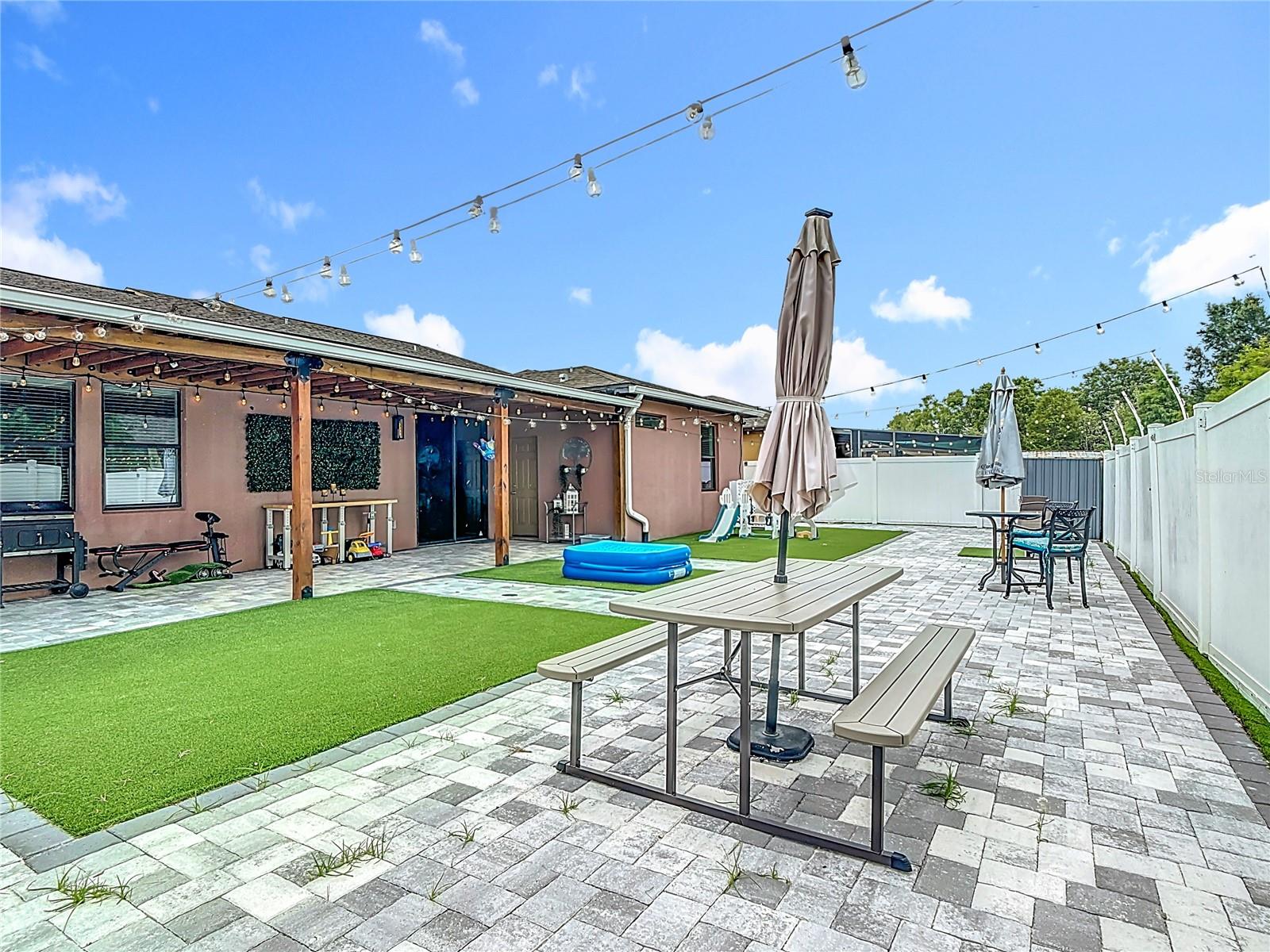911 LA TERRAZA LN