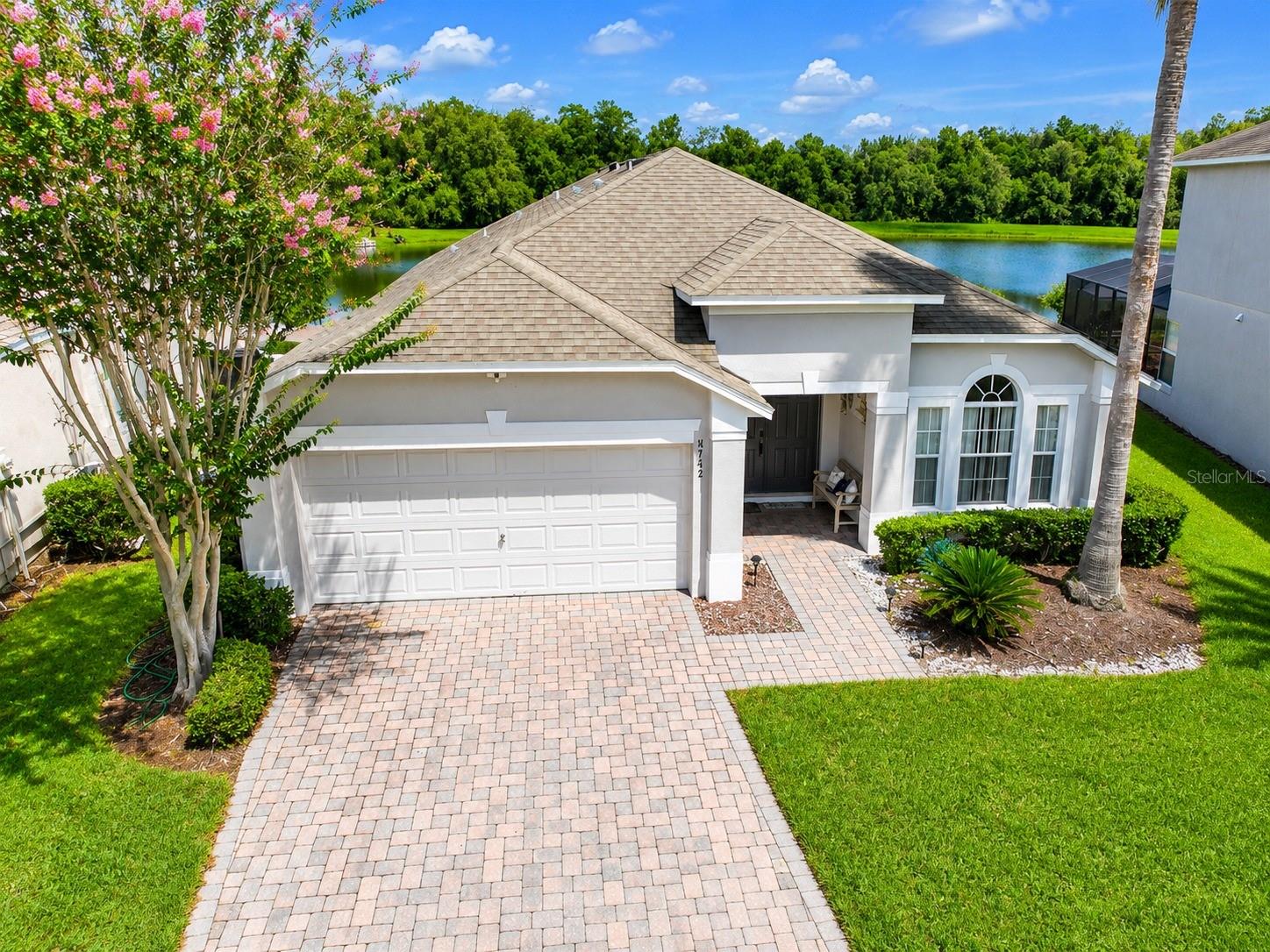 4742 CUMBRIAN LAKES DR