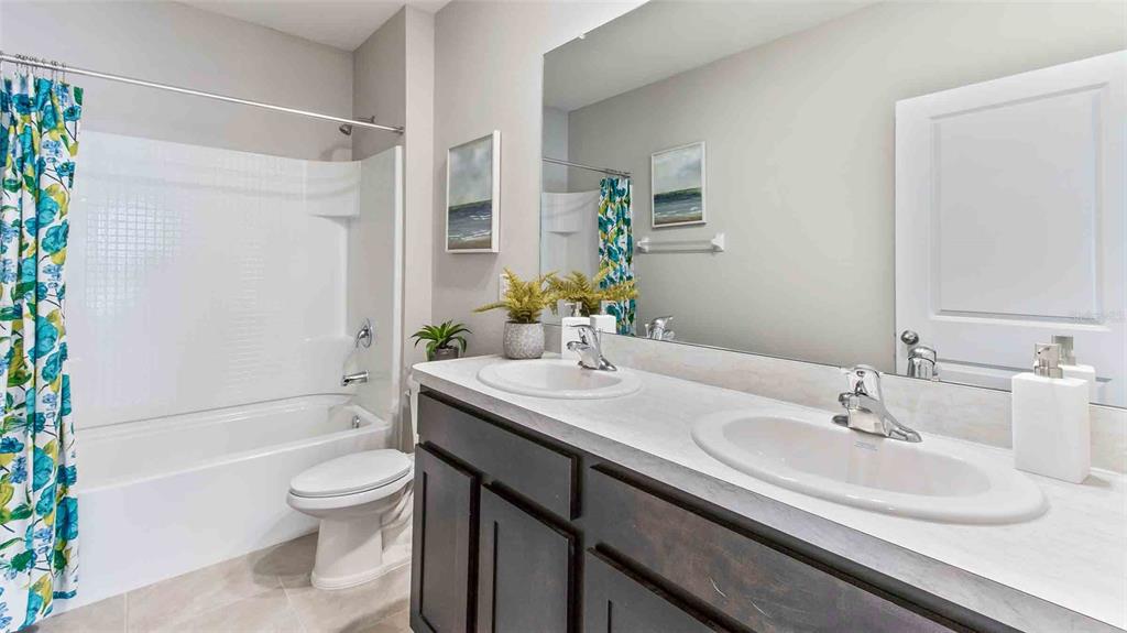 16604 MOSAIC OAR DR