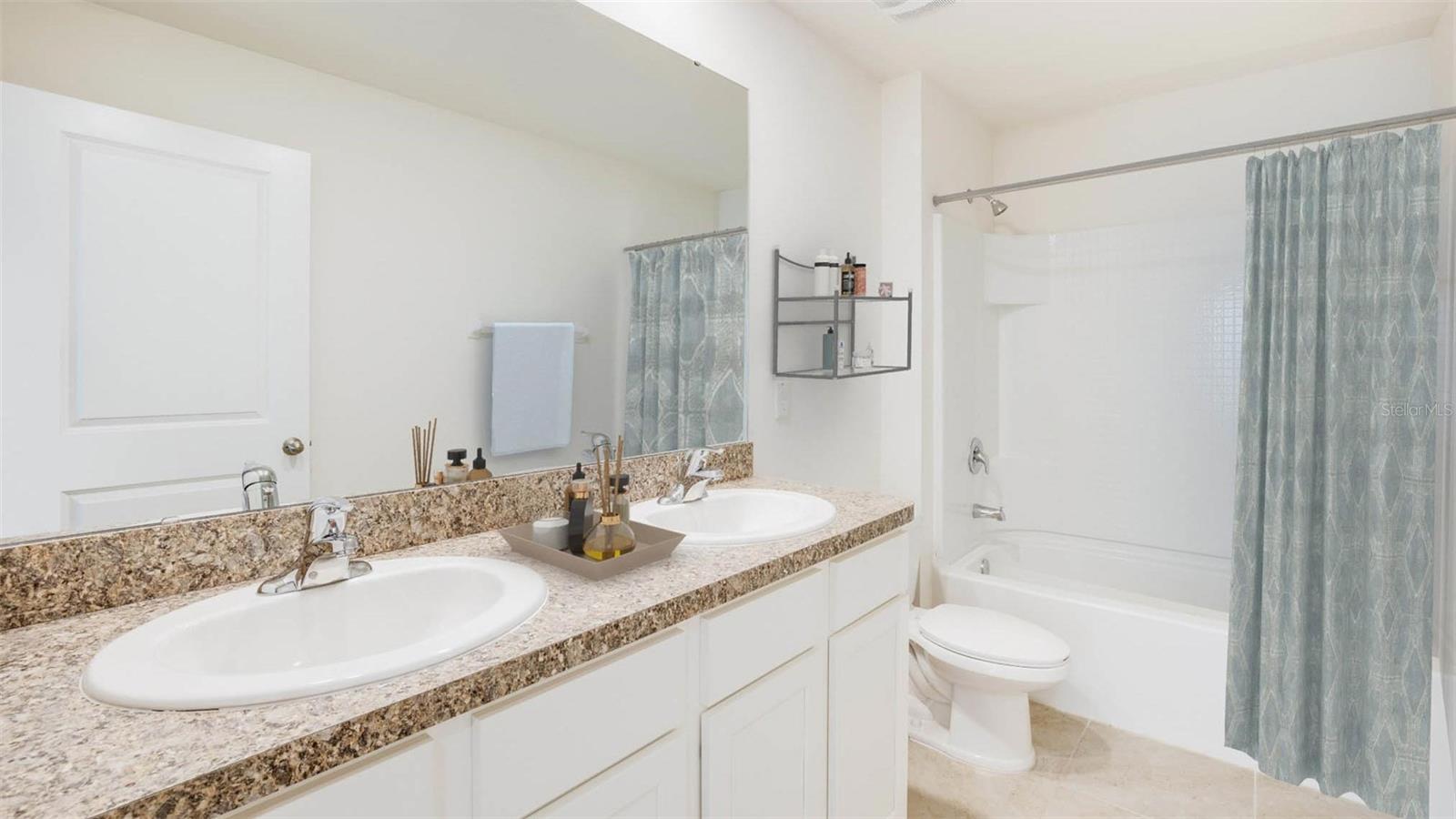 3122 SILKEN PEACOCK CT