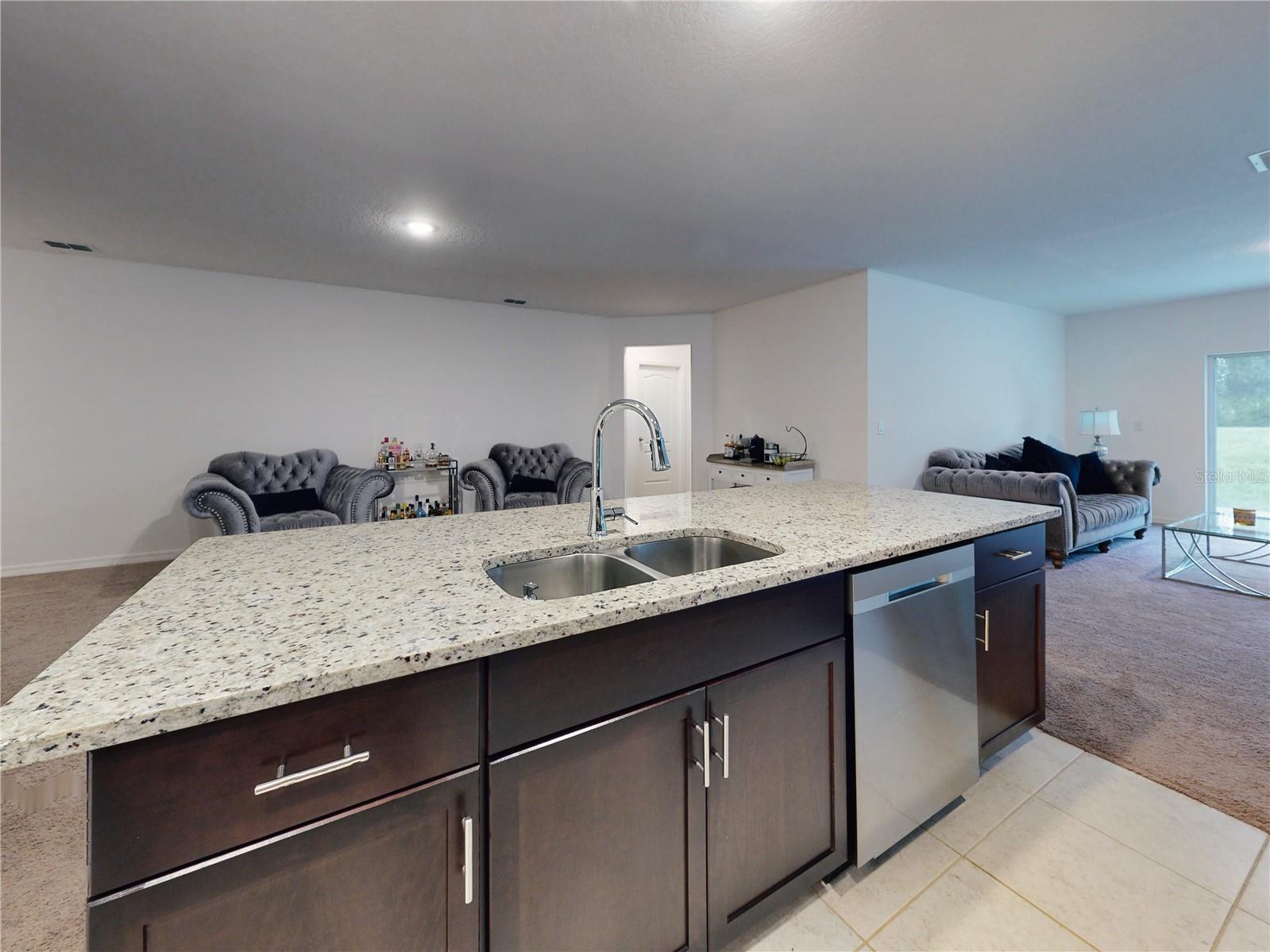 2596 FLAMINGO RD