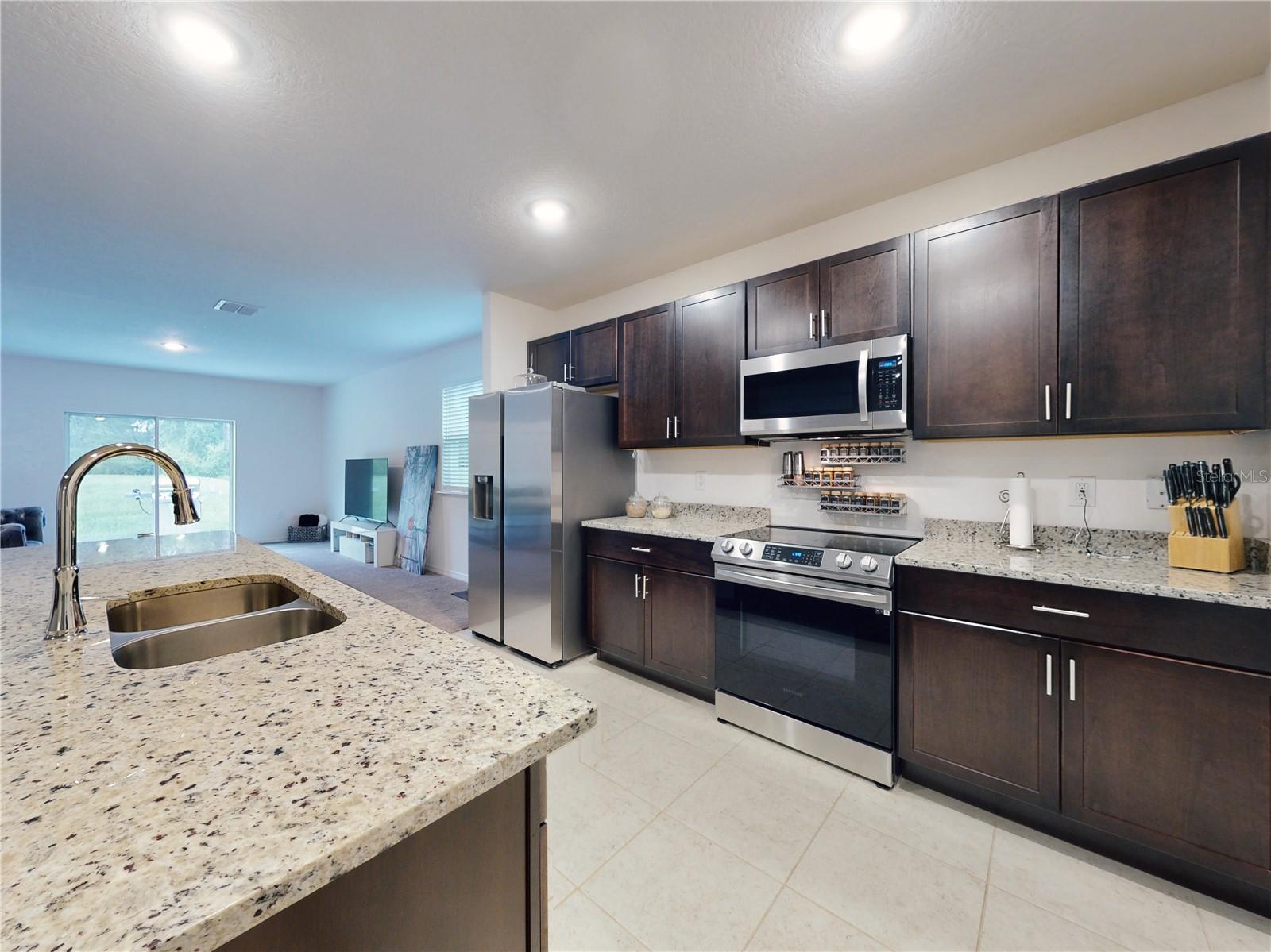 2596 FLAMINGO RD