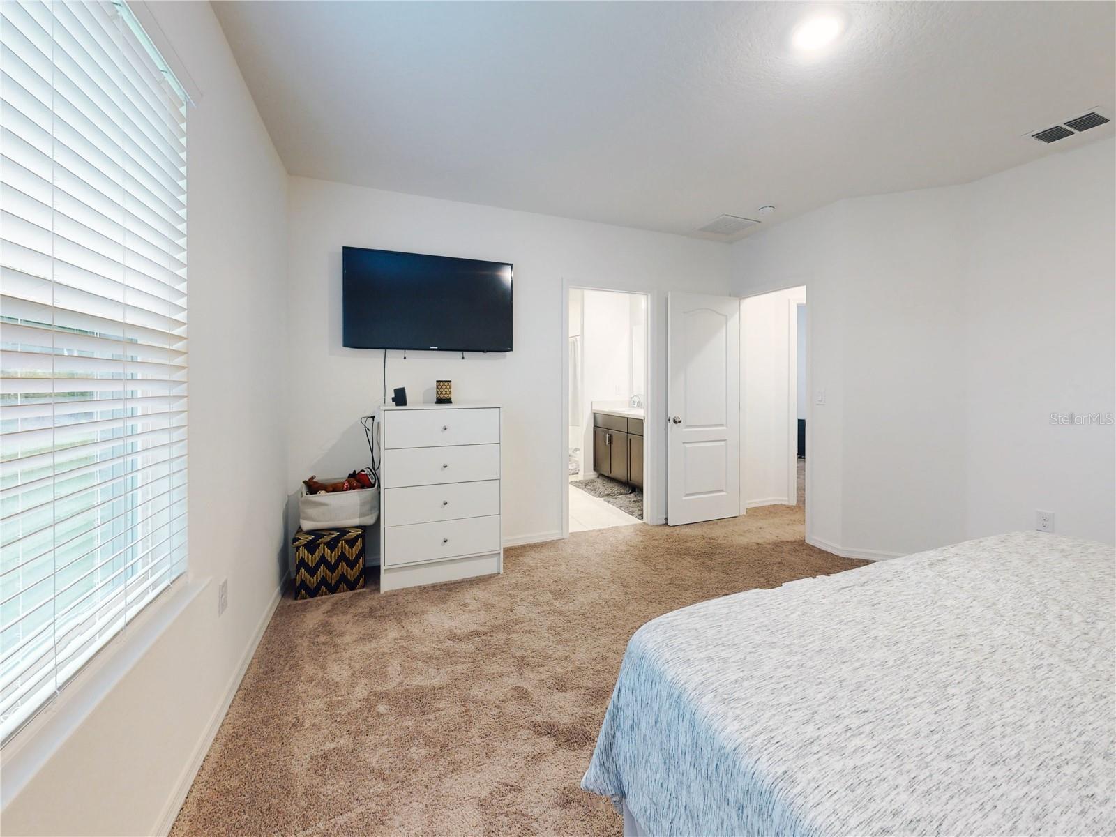 2596 FLAMINGO RD
