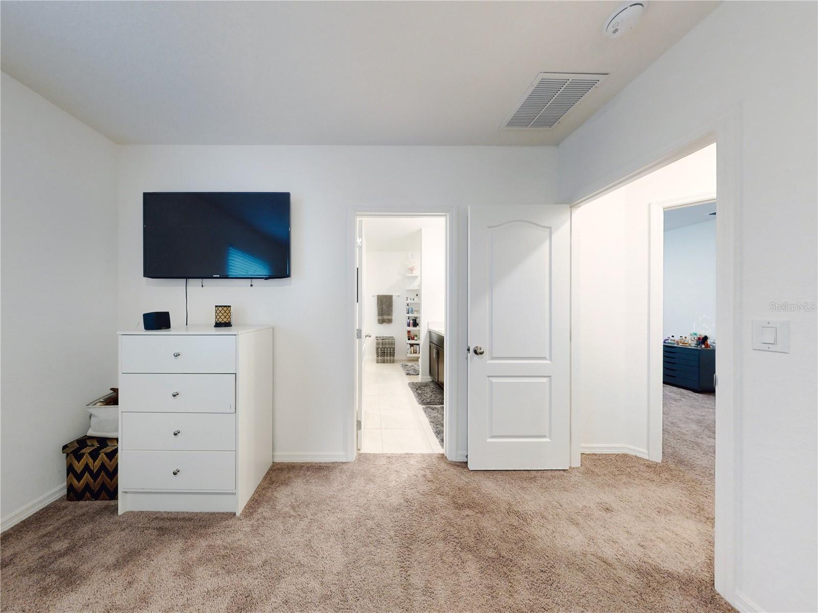2596 FLAMINGO RD