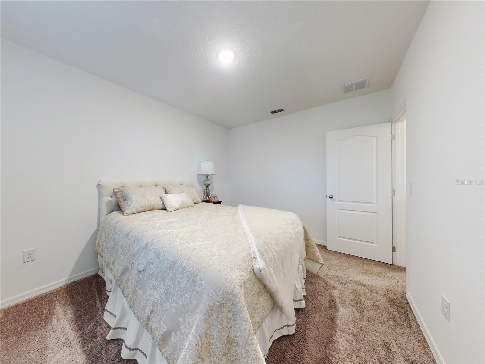 2596 FLAMINGO RD