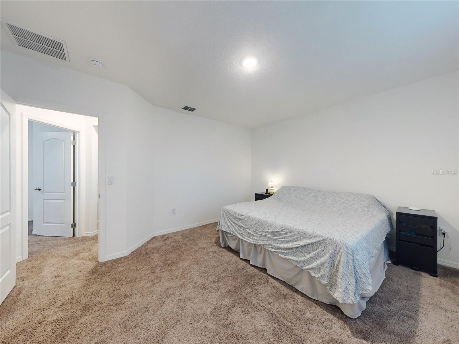 2596 FLAMINGO RD