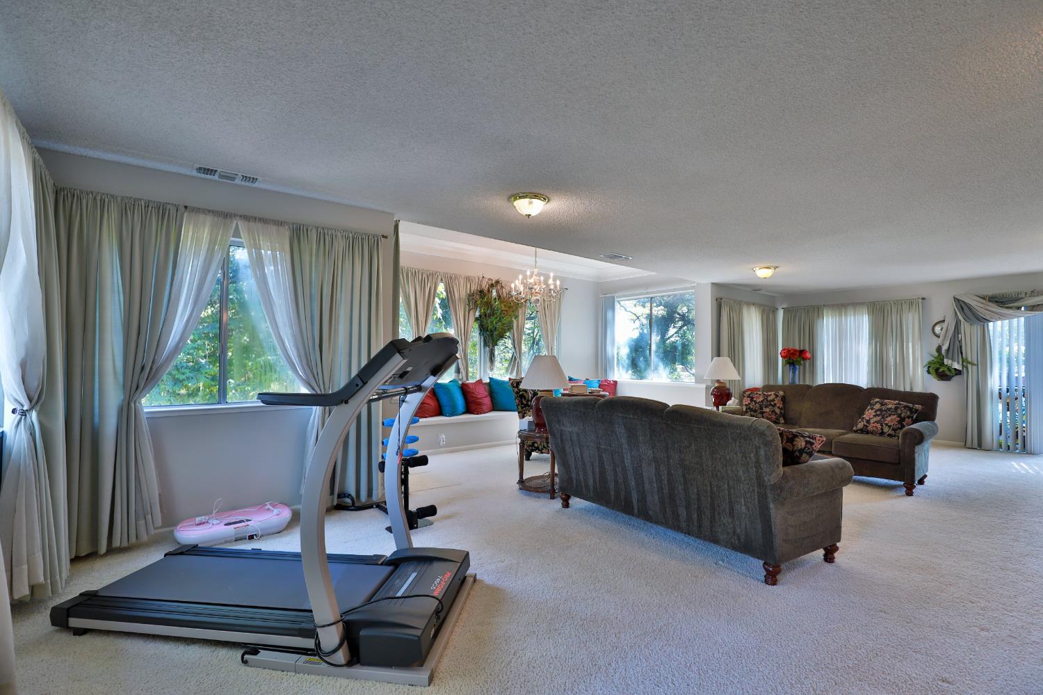 3840 Greenstone Road