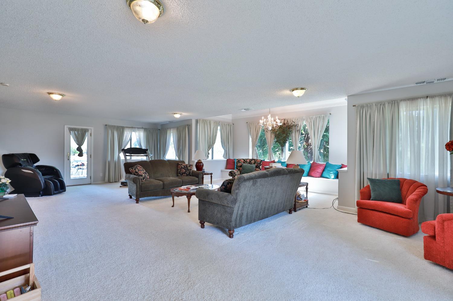 3840 Greenstone Road