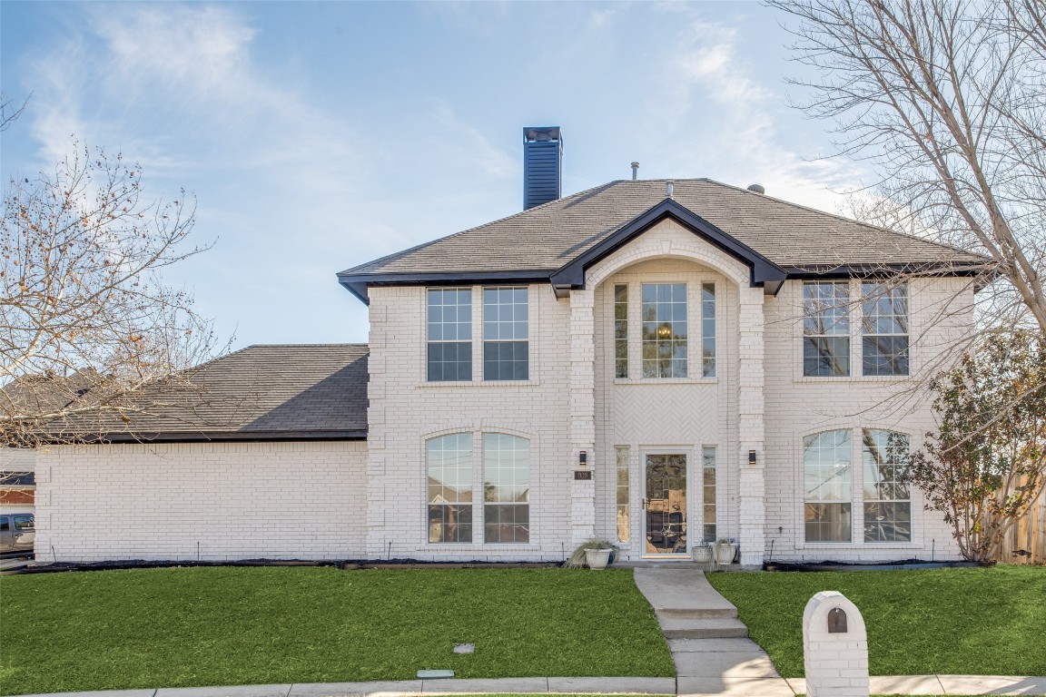 938 Royal Oaks Drive