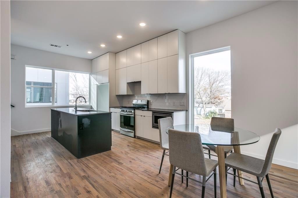 427 W 10th Street 301