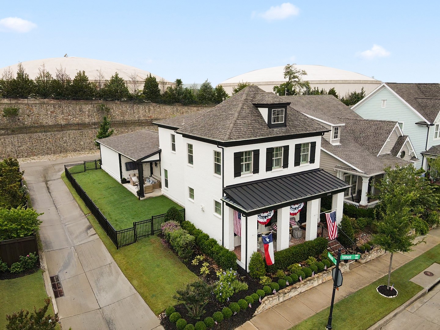 2201 Tremont Boulevard