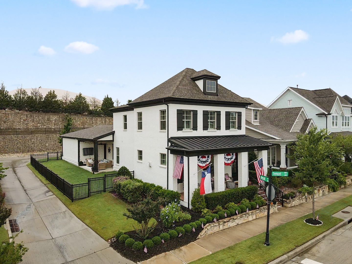 2201 Tremont Boulevard
