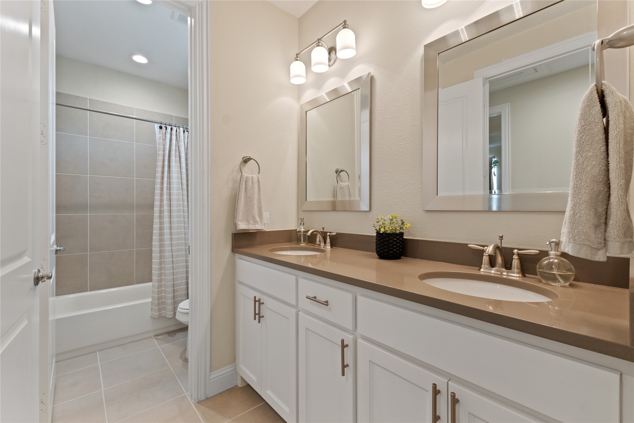 2201 Tremont Boulevard