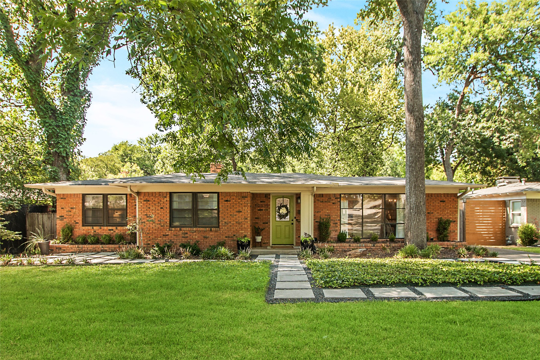 10335 Lake Gardens Drive