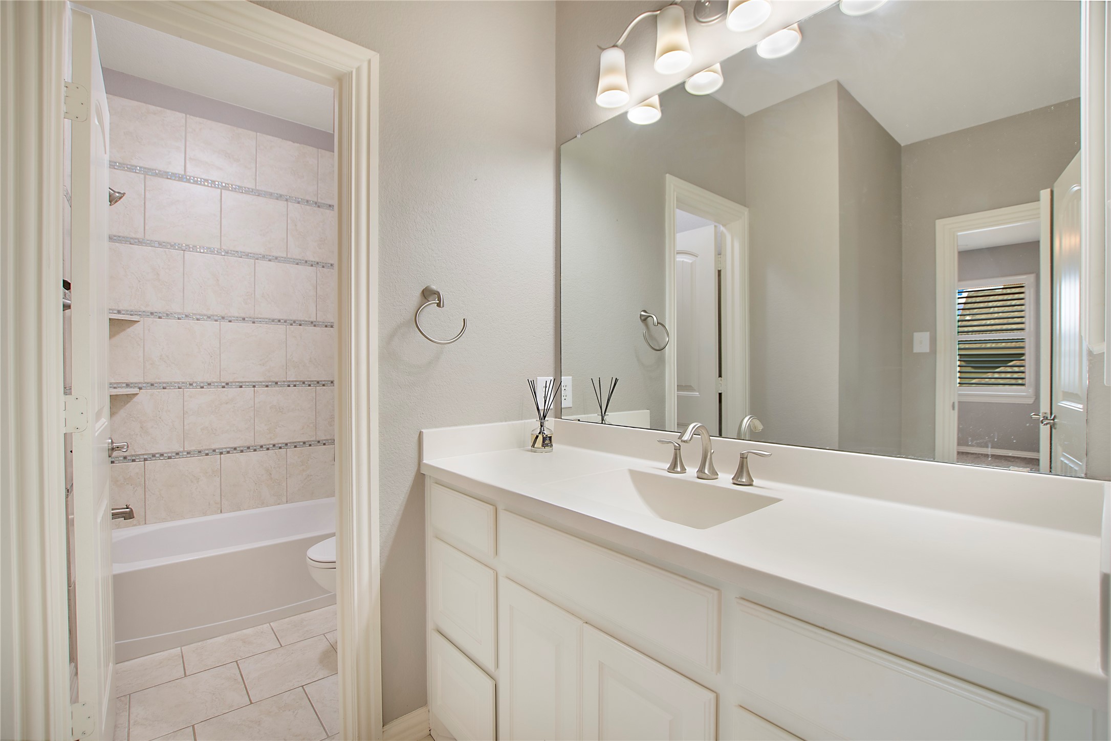 2316 Tremont Boulevard