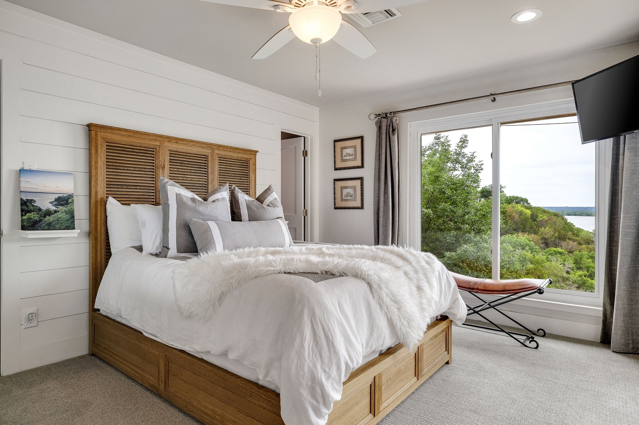 10033 Crestridge Court