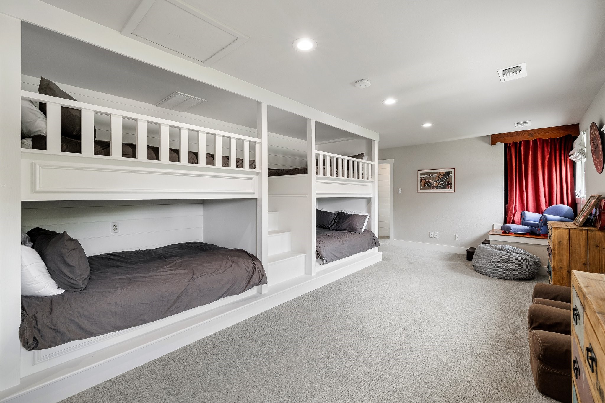 10033 Crestridge Court