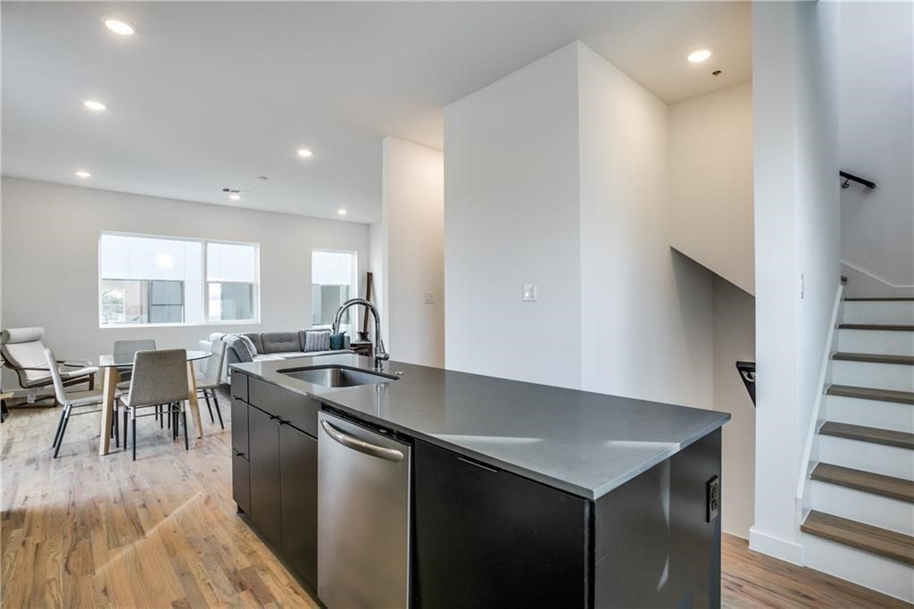 427 W 10th Street 302