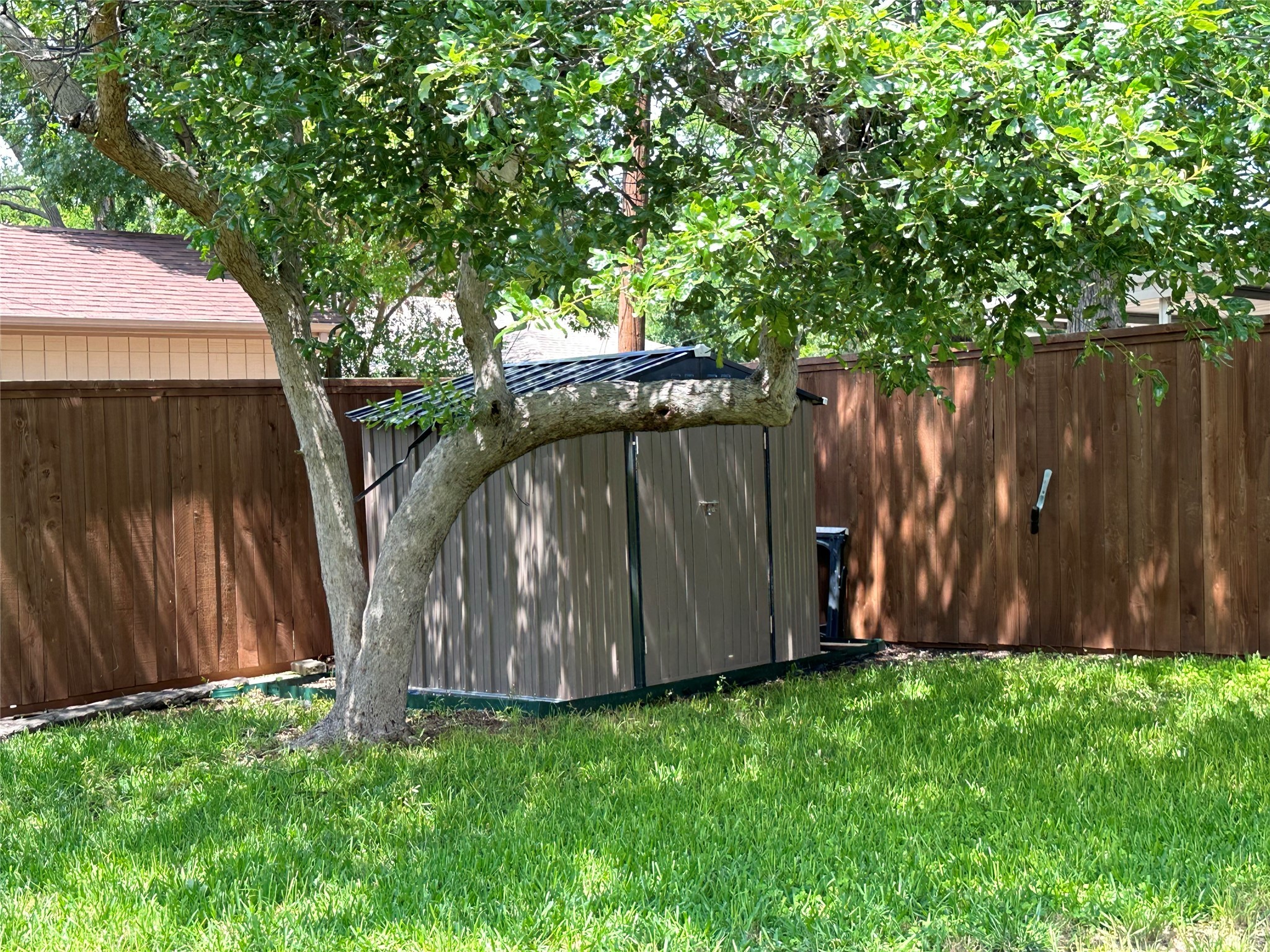 8325 Londonderry Lane